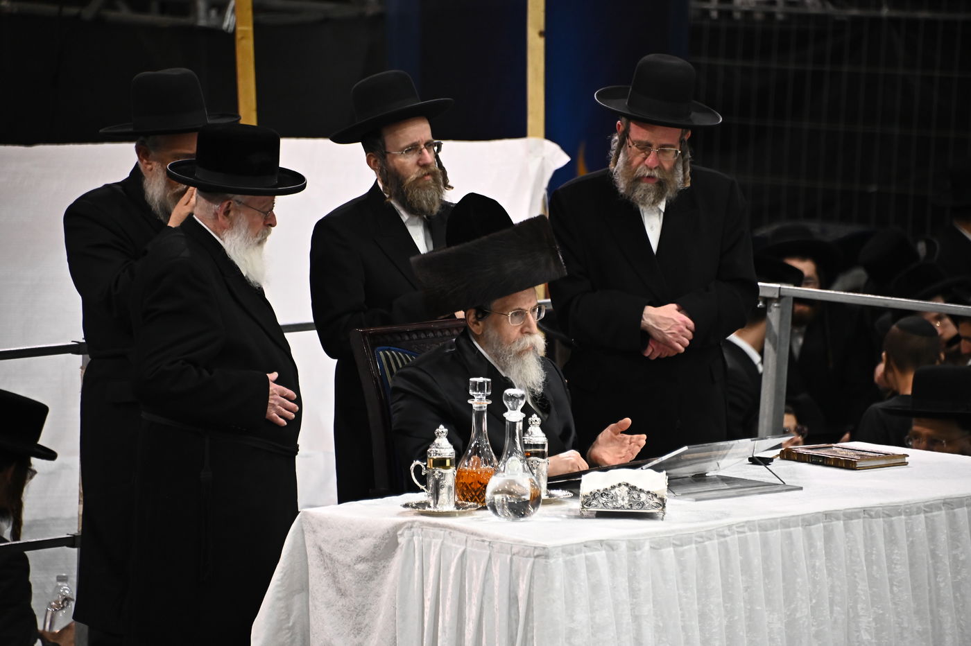 האדמו"ר מבאיאן בהדלקה ל"ג בעומר