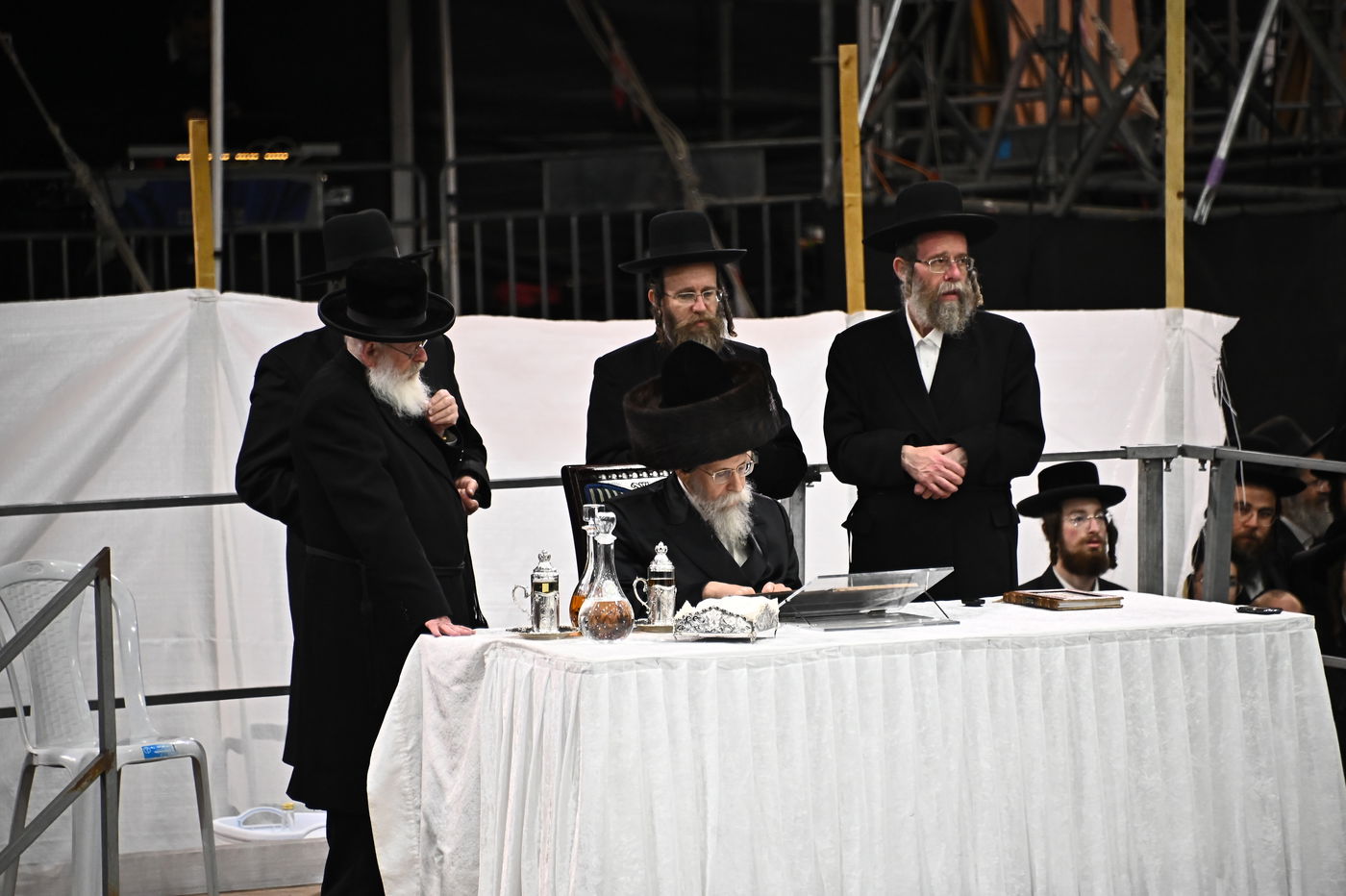 האדמו"ר מבאיאן בהדלקה ל"ג בעומר