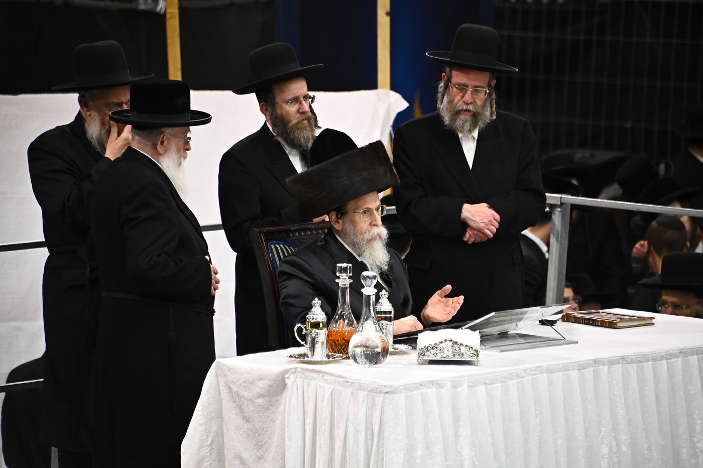 האדמו"ר מבאיאן בהדלקה ל"ג בעומר