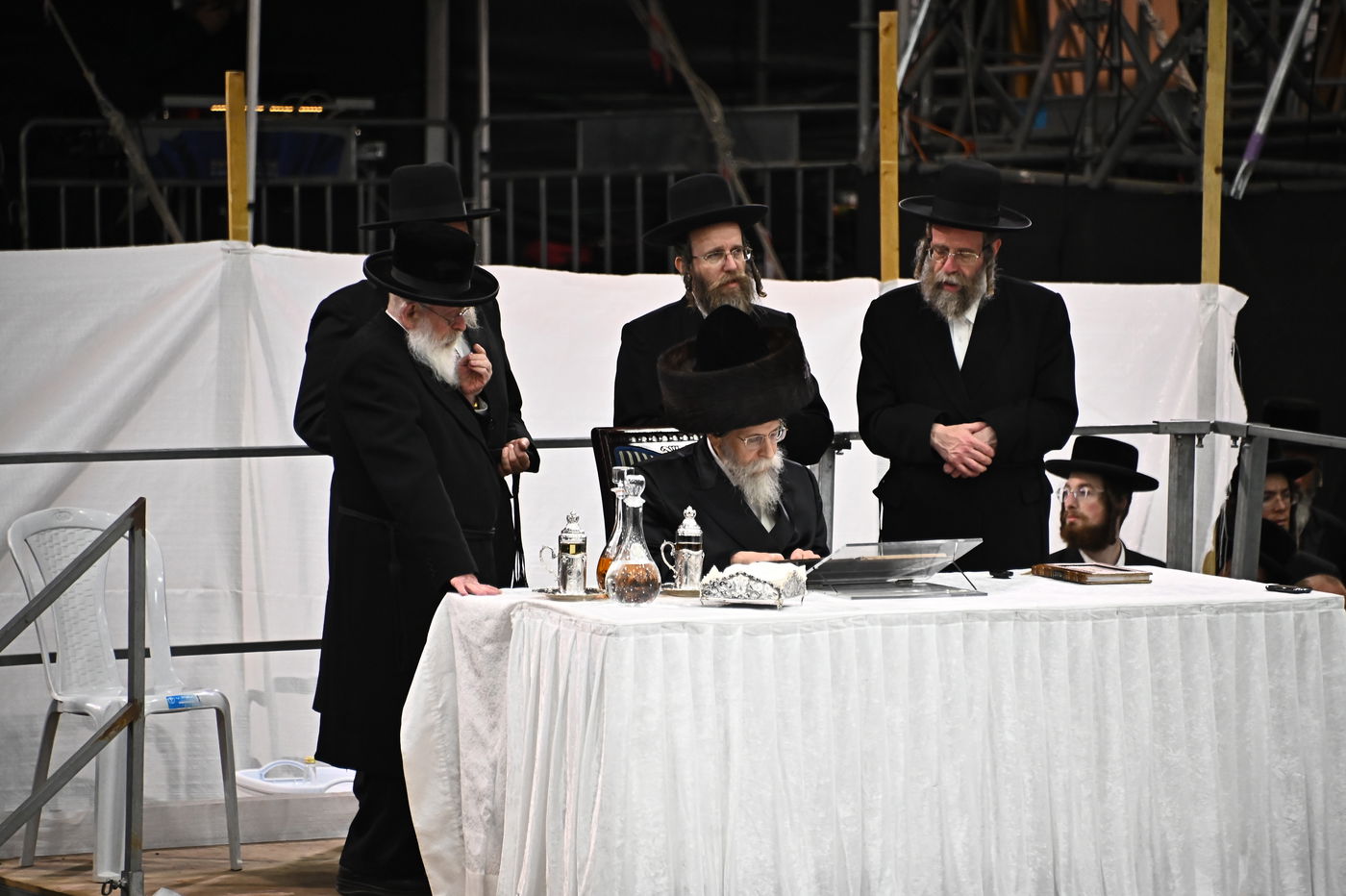 האדמו"ר מבאיאן בהדלקה ל"ג בעומר