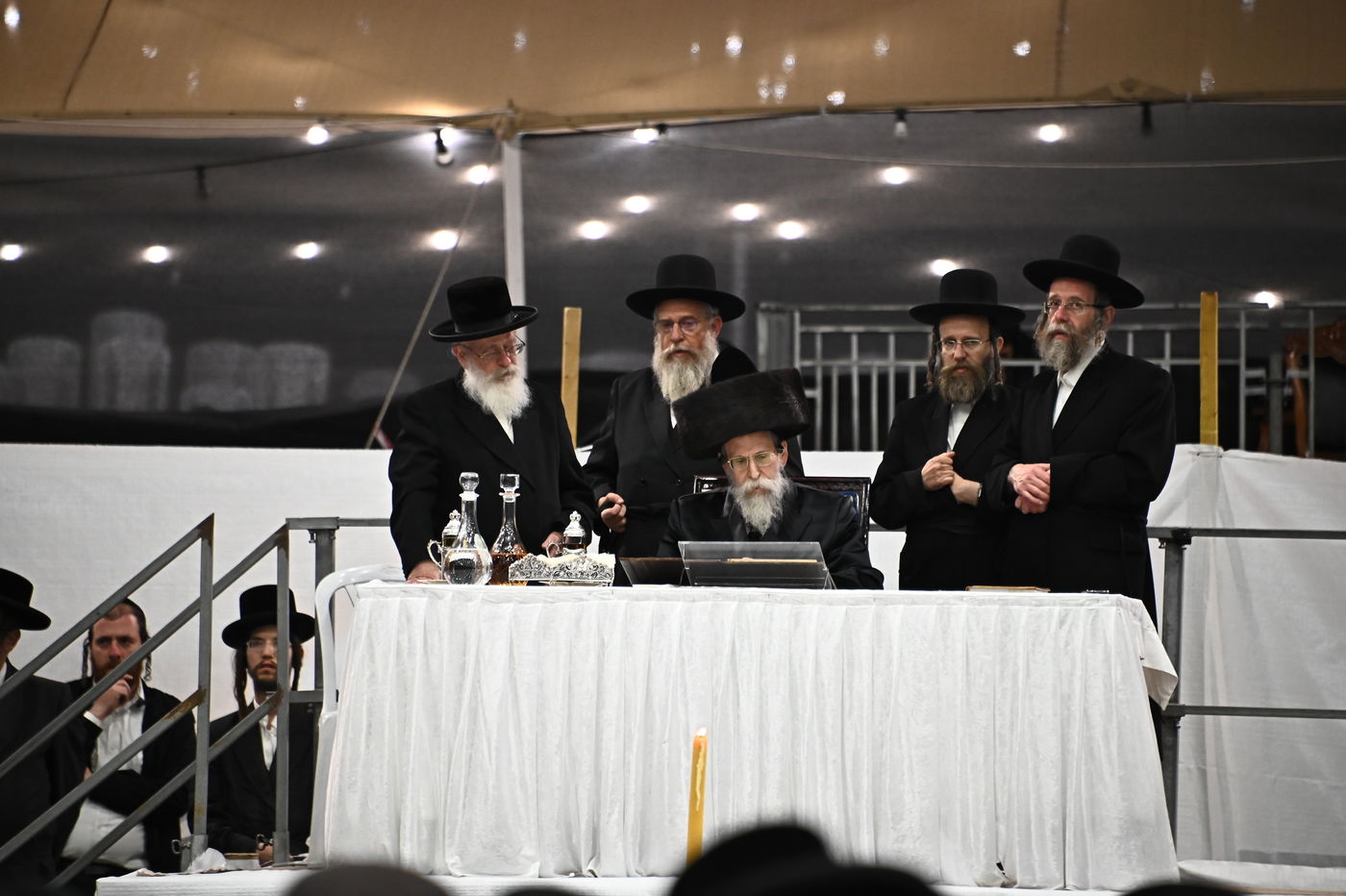 האדמו"ר מבאיאן בהדלקה ל"ג בעומר