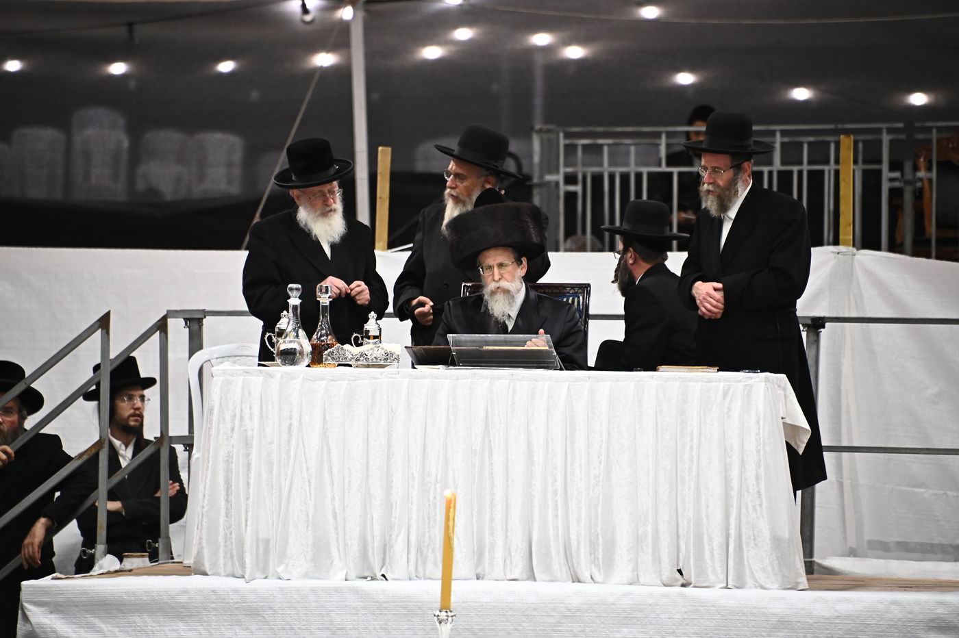 האדמו"ר מבאיאן בהדלקה ל"ג בעומר