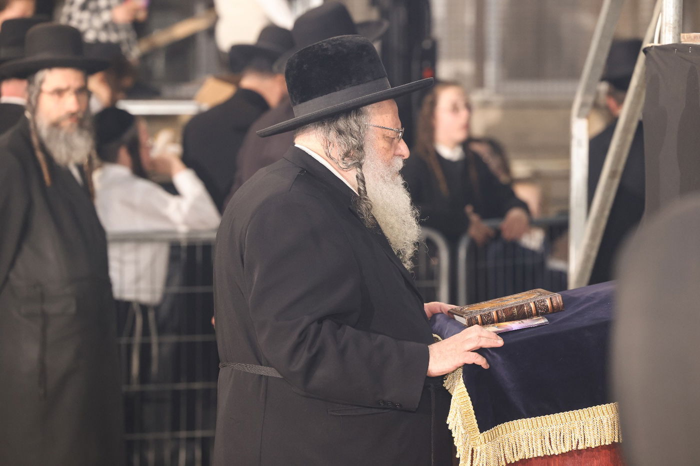 הגר"ש אלתר בהדלקה ל"ג בעומר