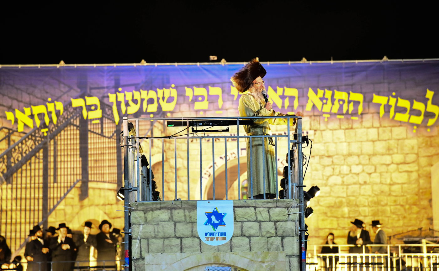 הרה"צ רבי אלימלך בידרמן בהדלקה ל"ג בעומר