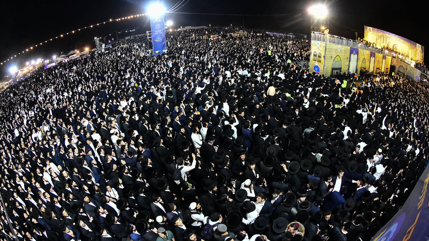 הרה"צ רבי אלימלך בידרמן בהדלקה ל"ג בעומר