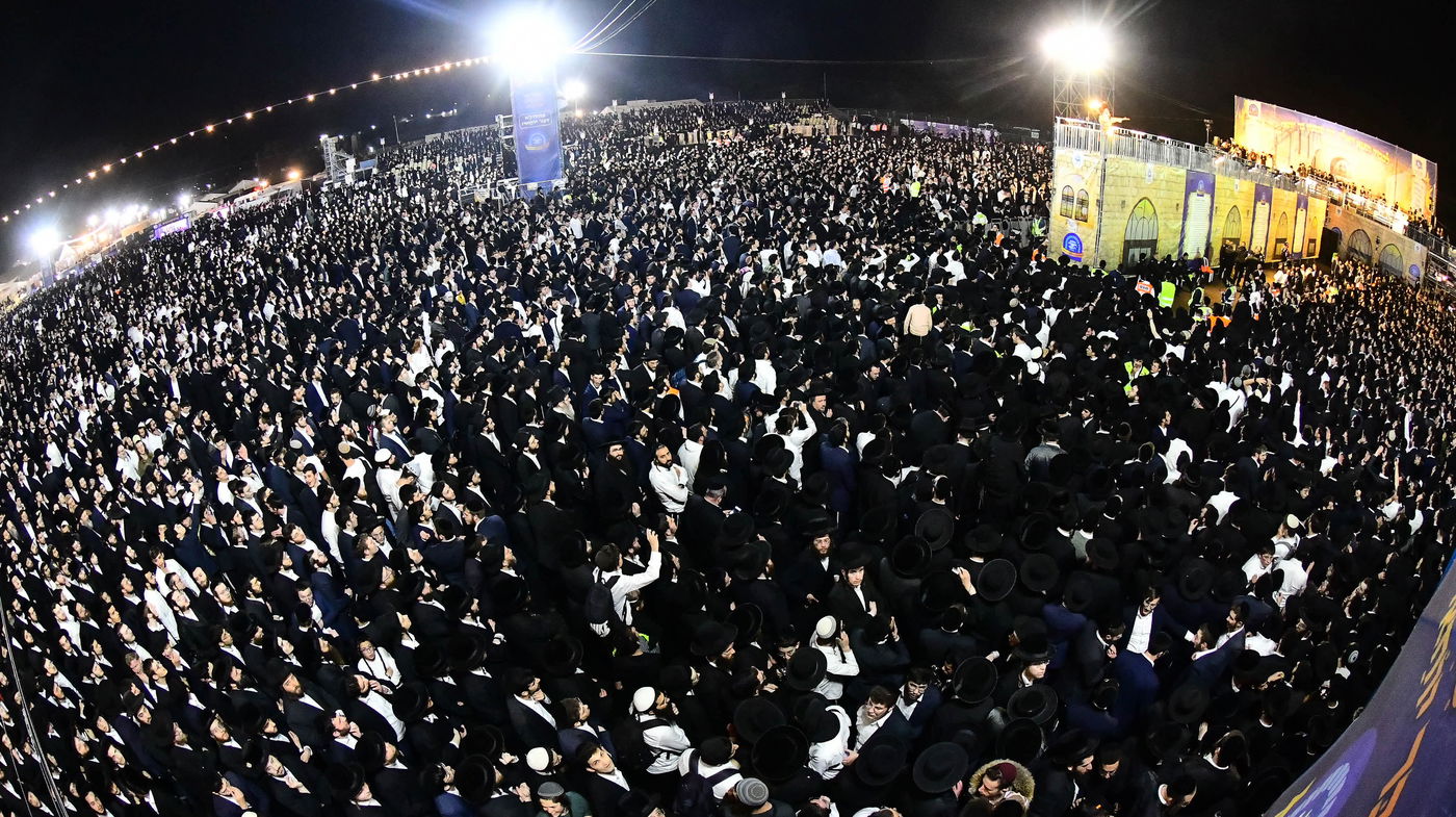 הרה"צ רבי אלימלך בידרמן בהדלקה ל"ג בעומר