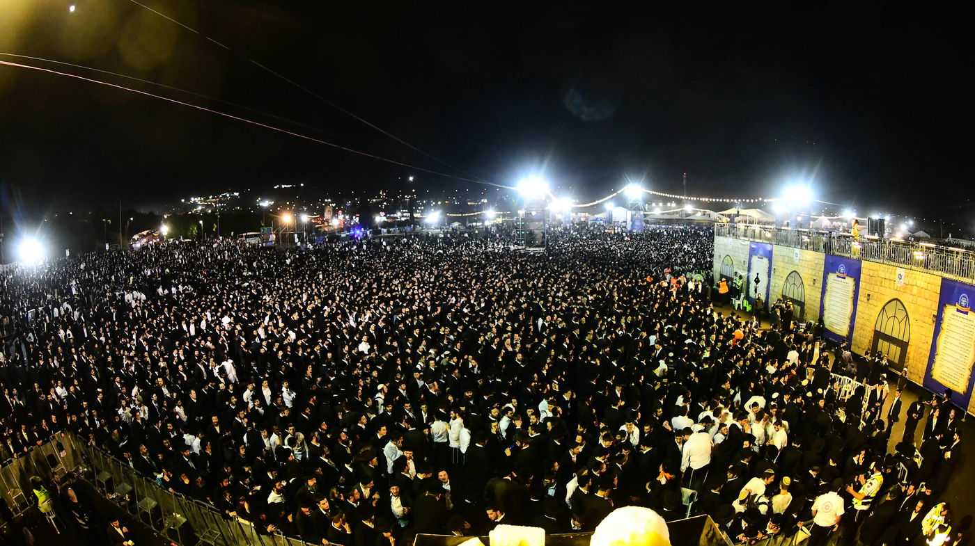 הרה"צ רבי אלימלך בידרמן בהדלקה ל"ג בעומר