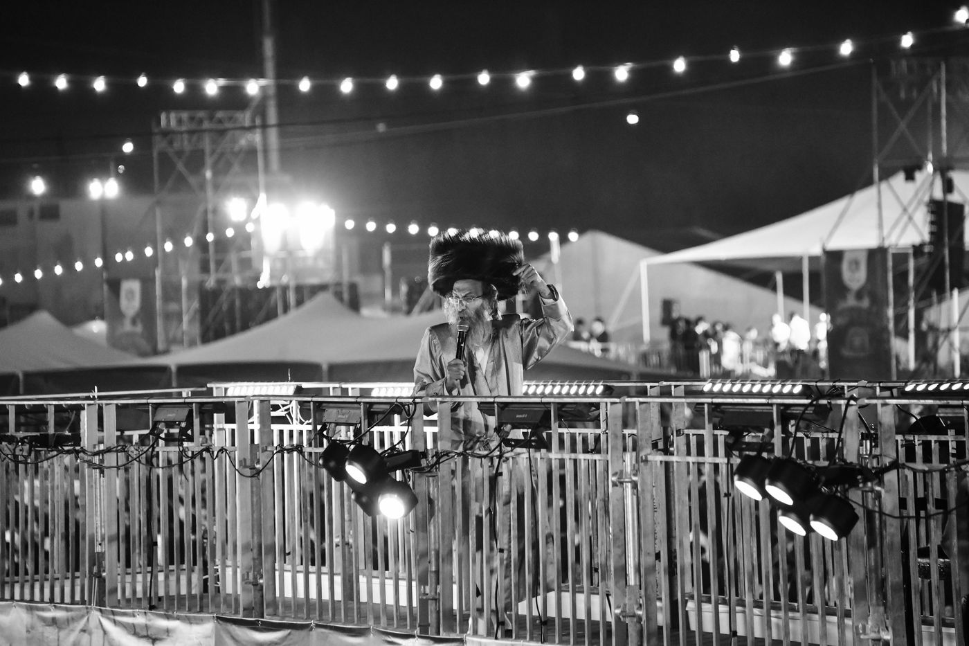 הרה"צ רבי אלימלך בידרמן בהדלקה ל"ג בעומר