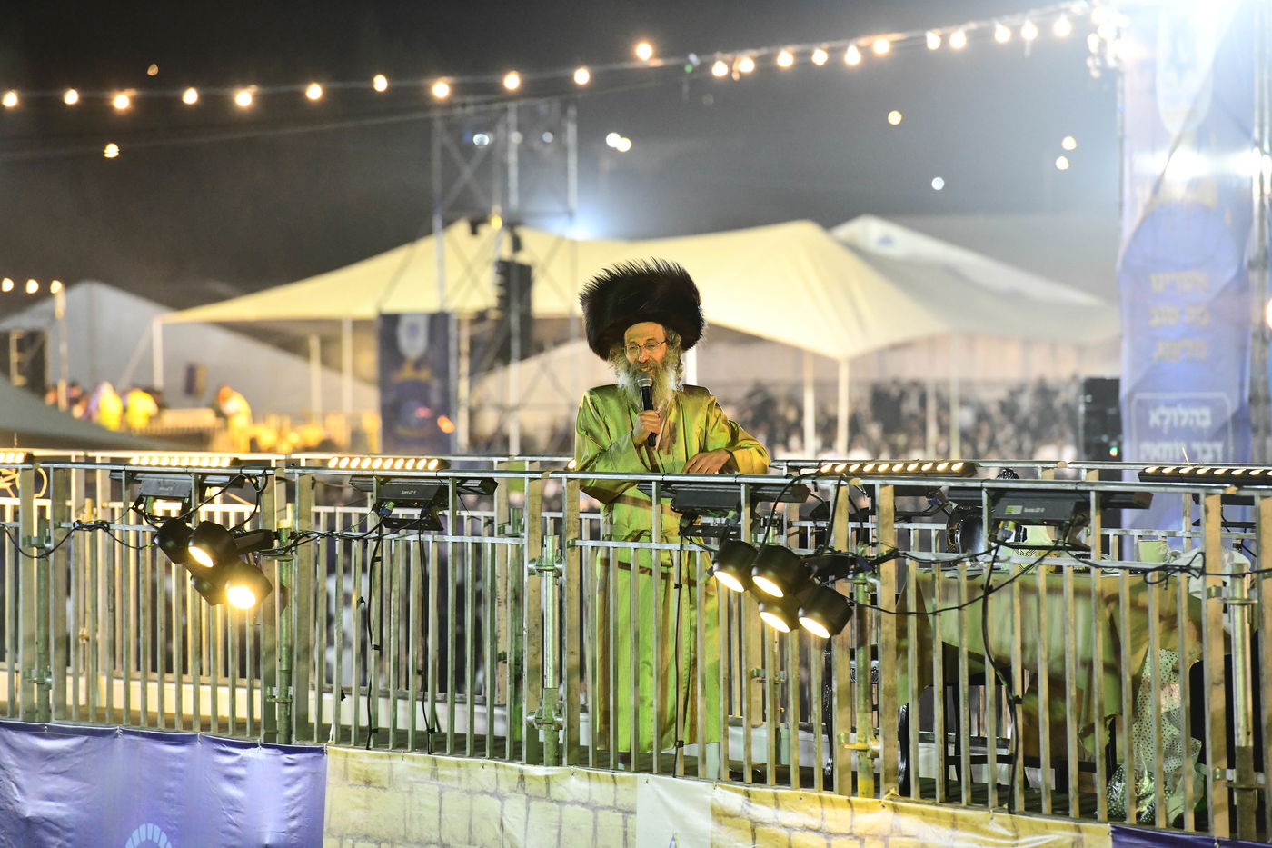 הרה"צ רבי אלימלך בידרמן בהדלקה ל"ג בעומר