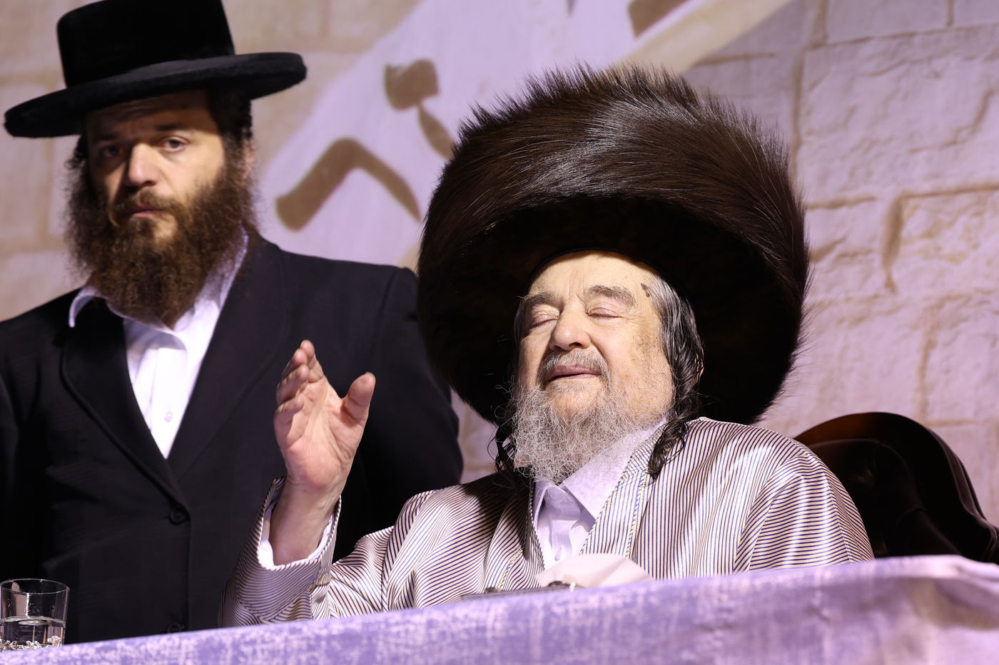 הגה"צ רבי יעקב מאיר שכטר בהדלקה ל"ג בעומר