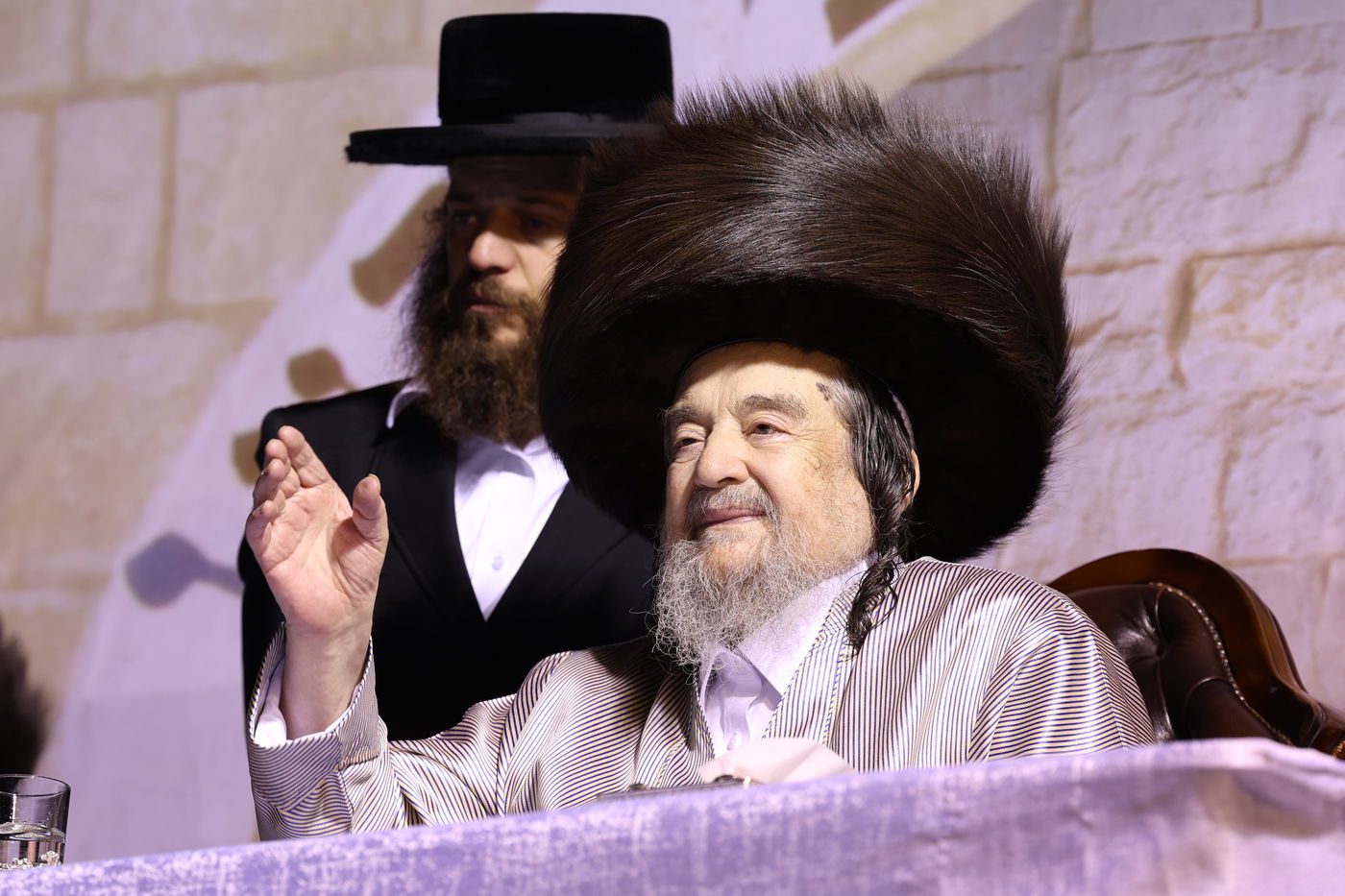 הגה"צ רבי יעקב מאיר שכטר בהדלקה ל"ג בעומר