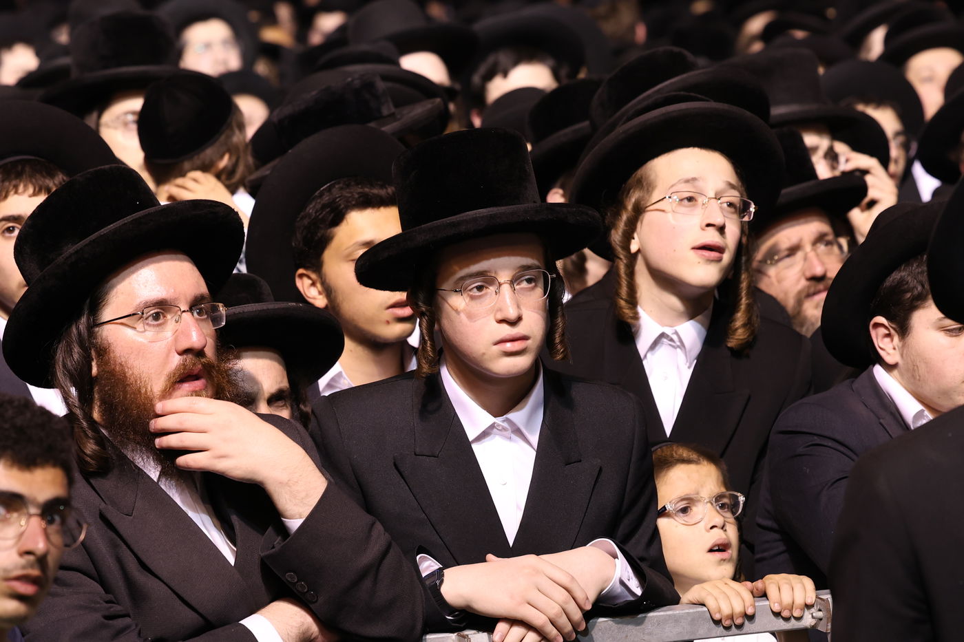 הגה"צ רבי יעקב מאיר שכטר בהדלקה ל"ג בעומר