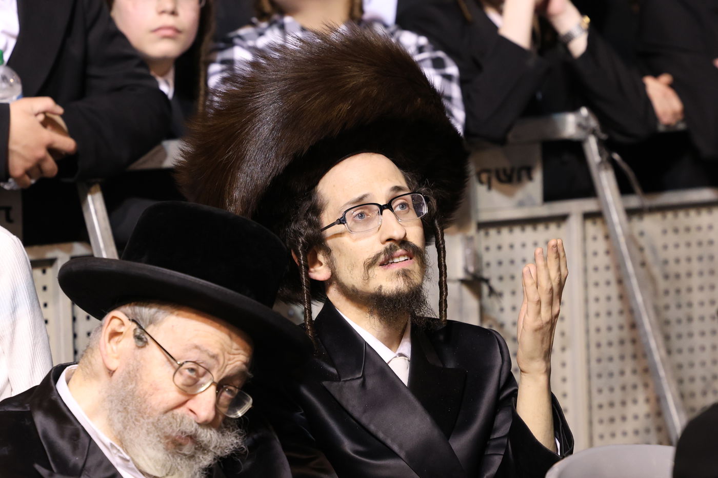 הגה"צ רבי יעקב מאיר שכטר בהדלקה ל"ג בעומר