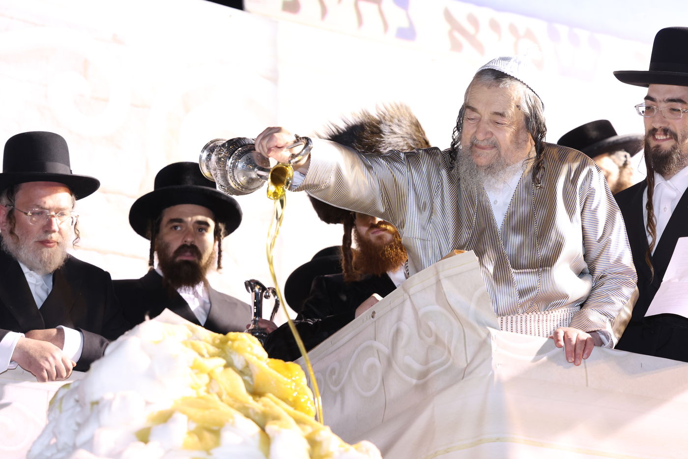 הגה"צ רבי יעקב מאיר שכטר בהדלקה ל"ג בעומר