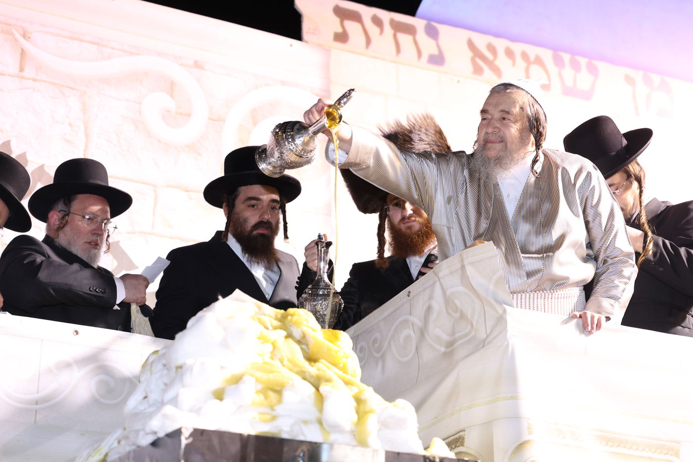 הגה"צ רבי יעקב מאיר שכטר בהדלקה ל"ג בעומר