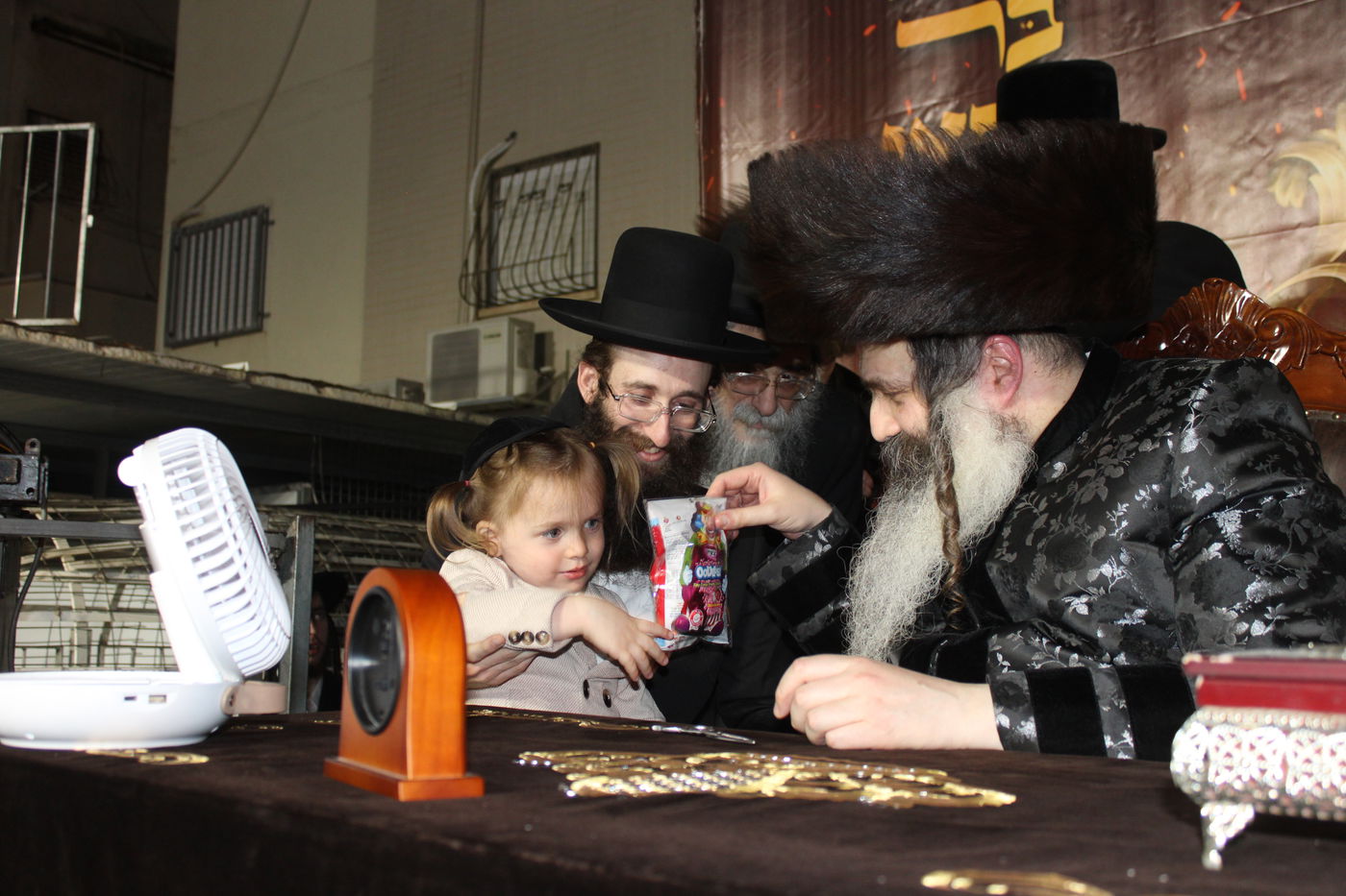 ההדלקה בחצה"ק זוטשקא