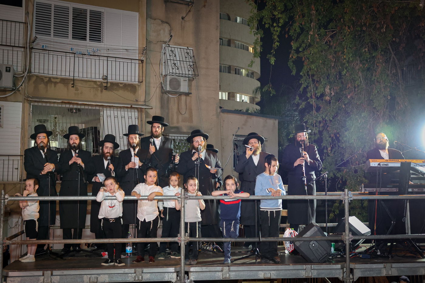 הגה"צ ראש ישיבת סאטמר בהדלקה לכבוד רשב"י