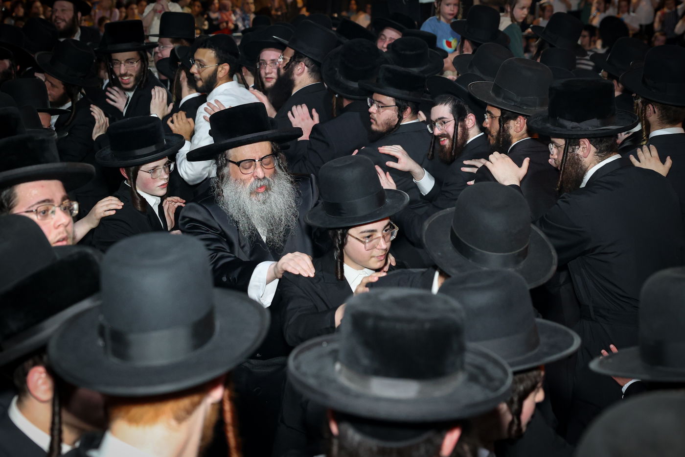 הגה"צ ראש ישיבת סאטמר בהדלקה לכבוד רשב"י