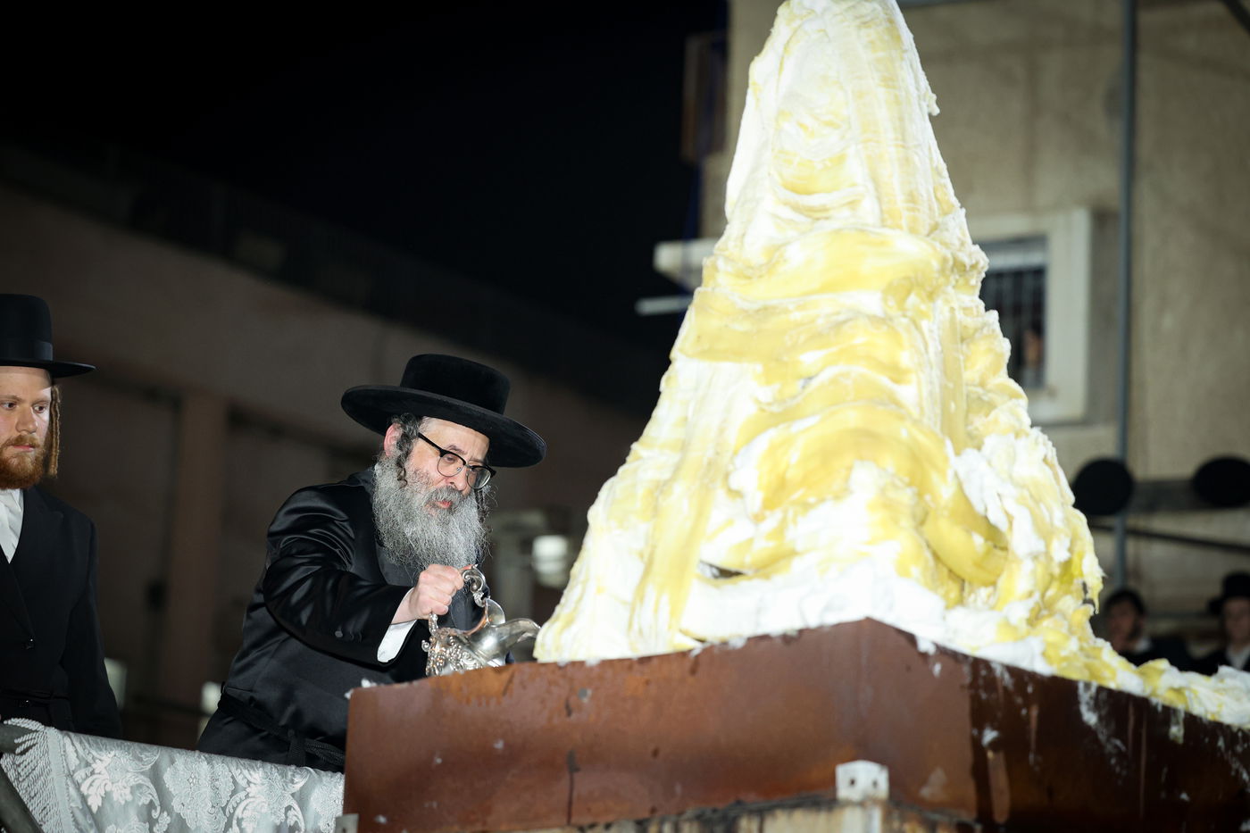הגה"צ ראש ישיבת סאטמר בהדלקה לכבוד רשב"י
