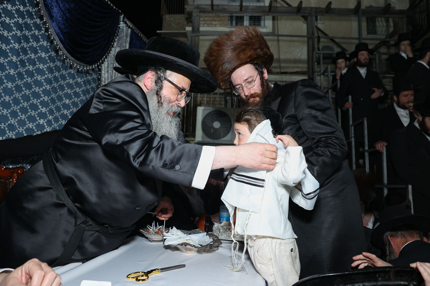 הגה"צ ראש ישיבת סאטמר בהדלקה לכבוד רשב"י