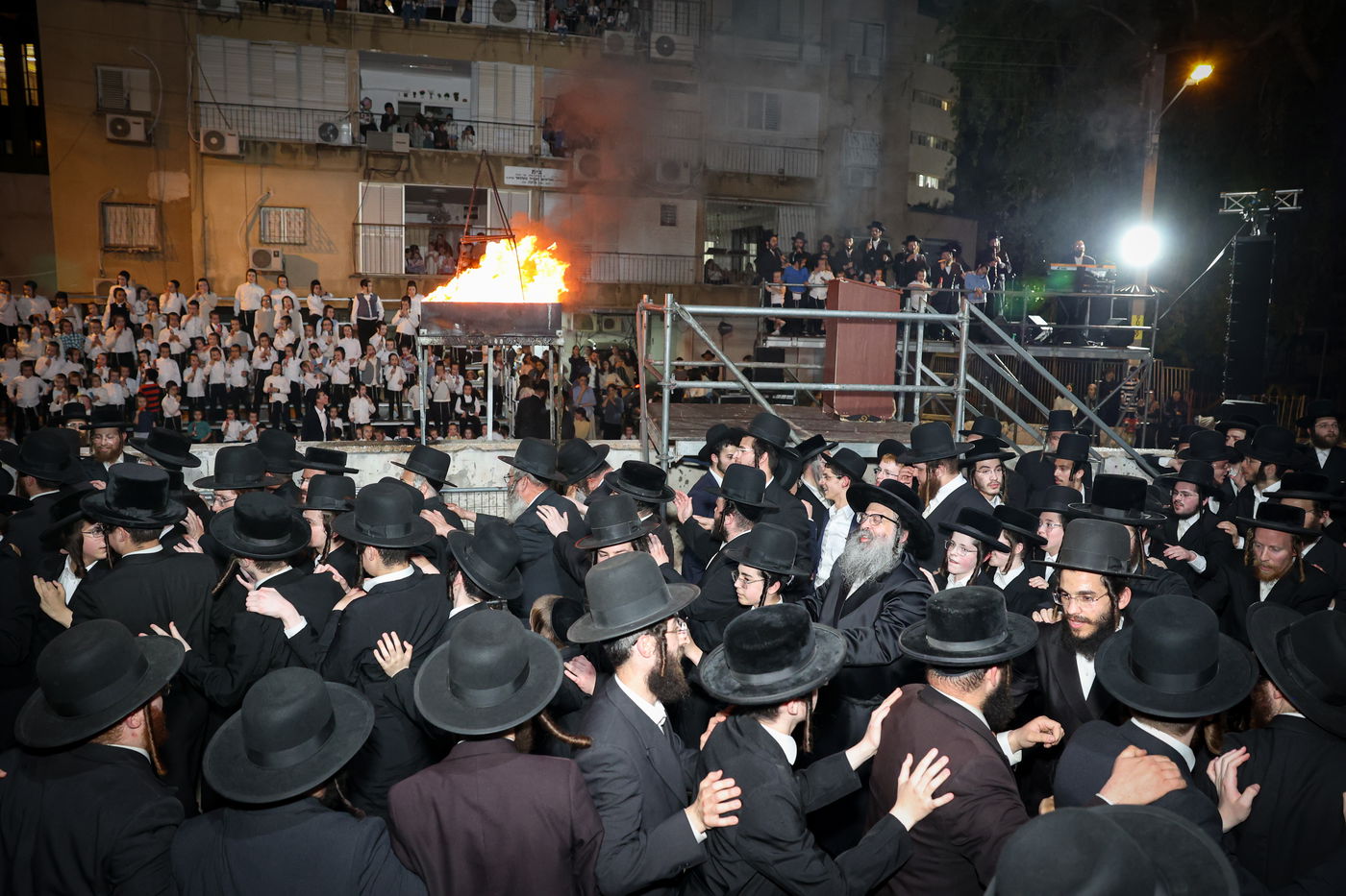הגה"צ ראש ישיבת סאטמר בהדלקה לכבוד רשב"י