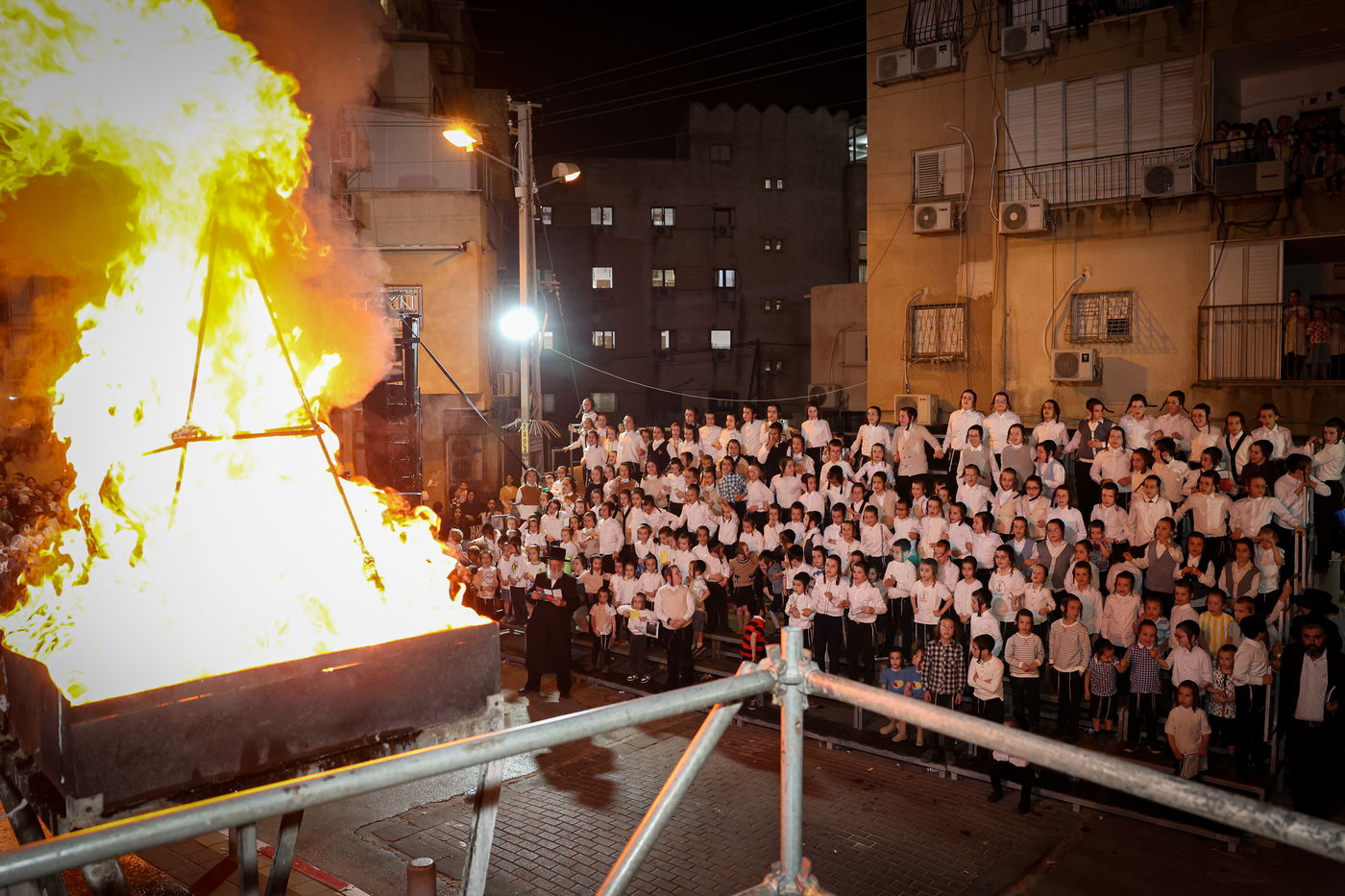 הגה"צ ראש ישיבת סאטמר בהדלקה לכבוד רשב"י
