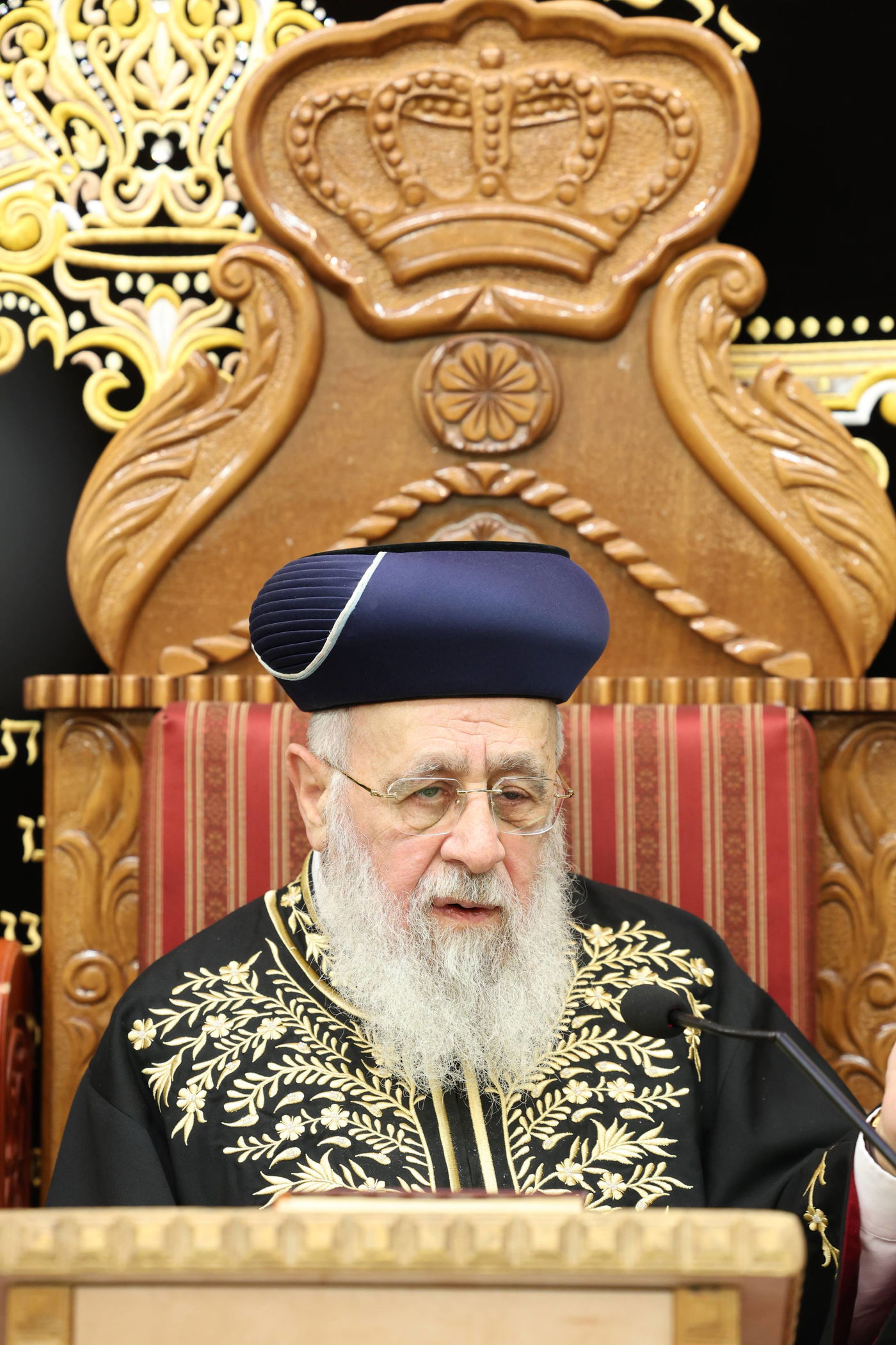 הראשל''צ הגאון רבי יצחק יוסף, בשיעורו השבועי בבית הכנסת היזדים