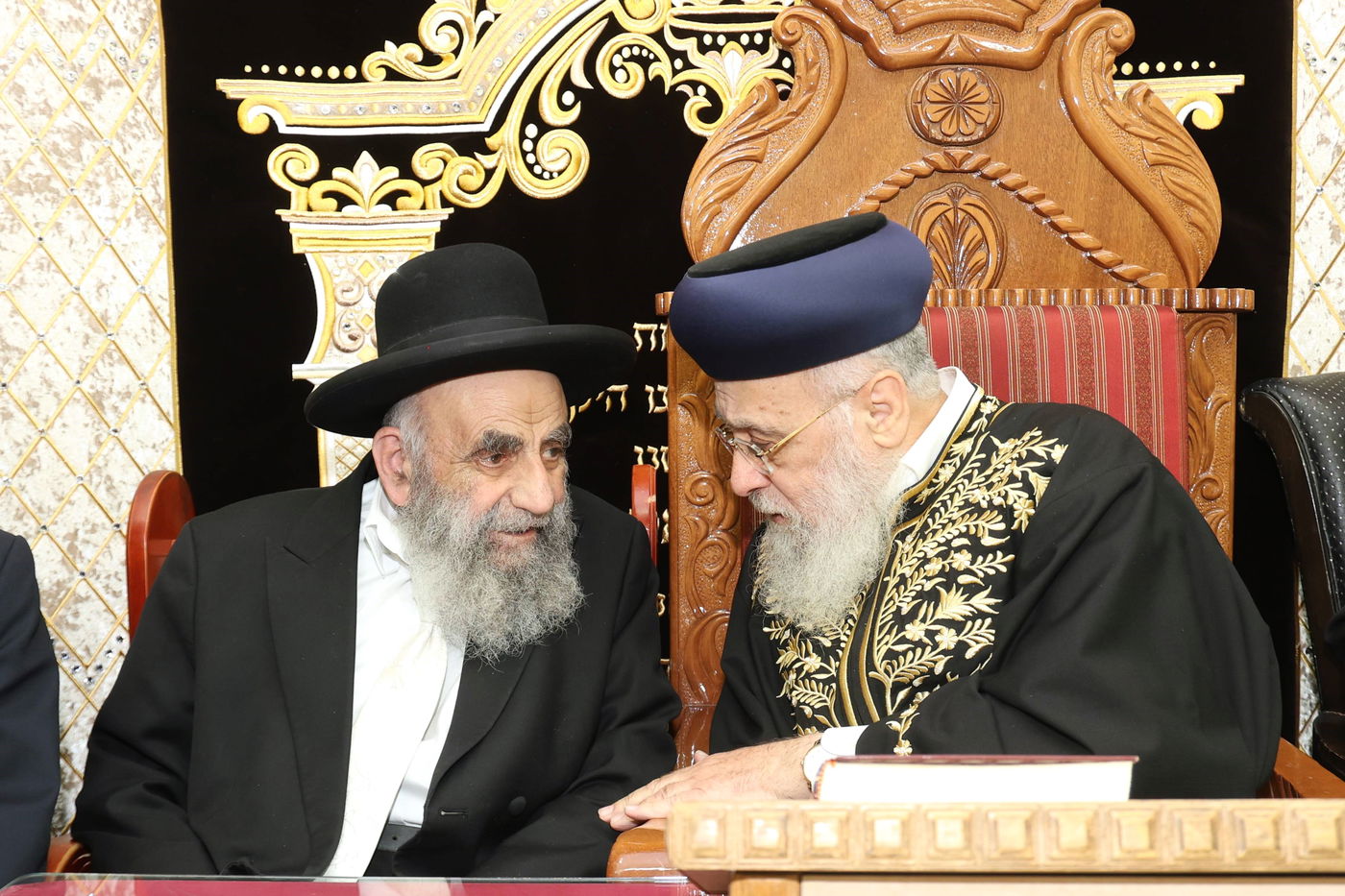 הראשל''צ הגאון רבי יצחק יוסף, בשיעורו השבועי בבית הכנסת היזדים