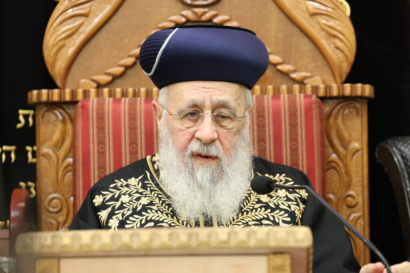 הראשל''צ הגאון רבי יצחק יוסף, בשיעורו השבועי בבית הכנסת היזדים