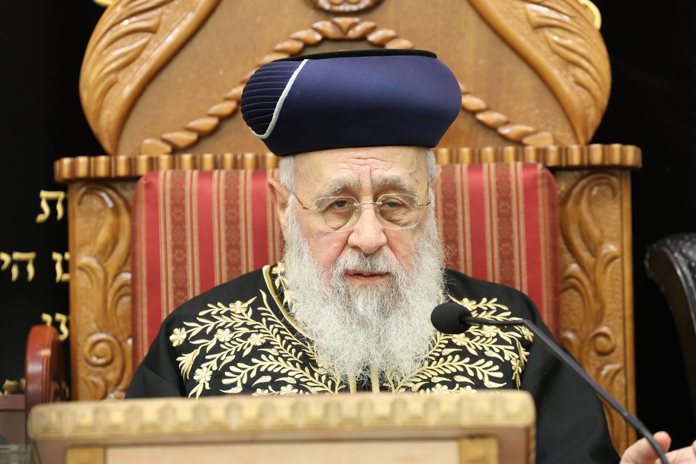 הראשל''צ הגאון רבי יצחק יוסף, בשיעורו השבועי בבית הכנסת היזדים