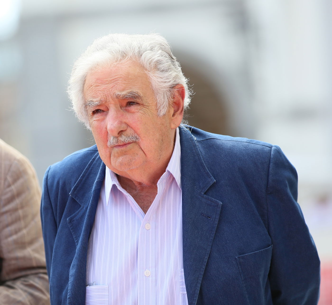 חוסה מוחיקה. דימוי של סבא חביב