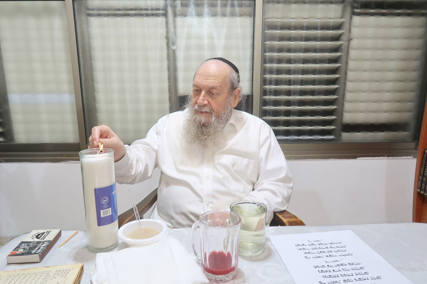 הגה"צ רבי דוד בצרי בהדלקת הנר לכבוד רשב"י 