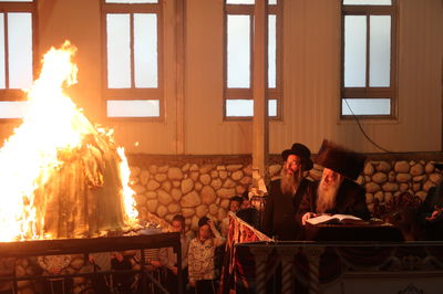 מעמד ההדלקה בחצה"ק טשארנאביל