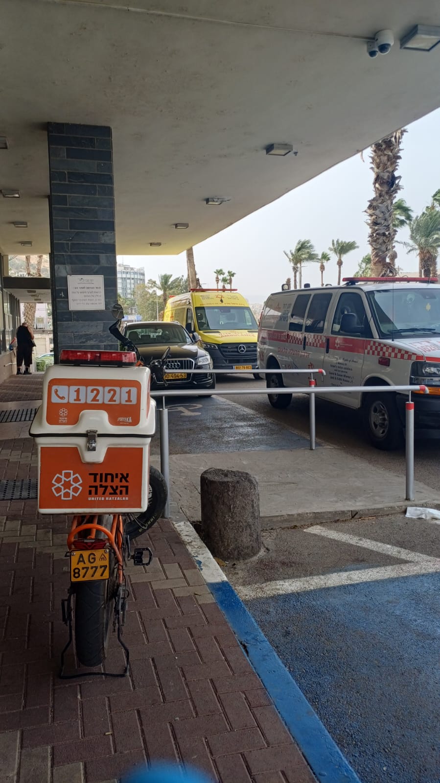 אופנוע הפרמדיק ליד הזירה