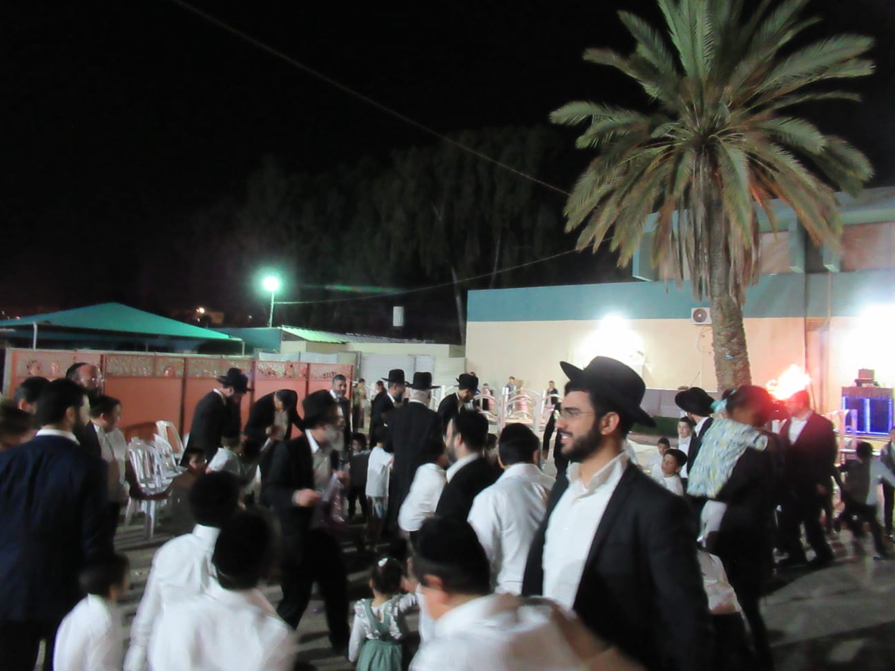 הגאון רבי אברהם מאמאן בהדלקה ל"ג בעומר