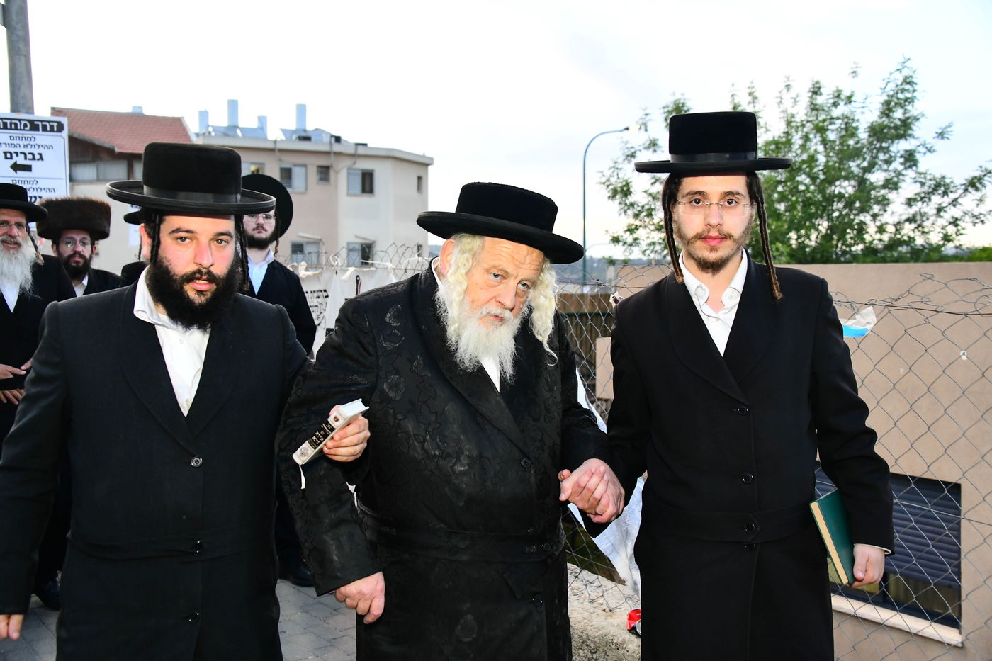 המקובל הרה"צ רבי אברהם אביש ציינווירט ל"ג בעומר במירון תשפ"ה