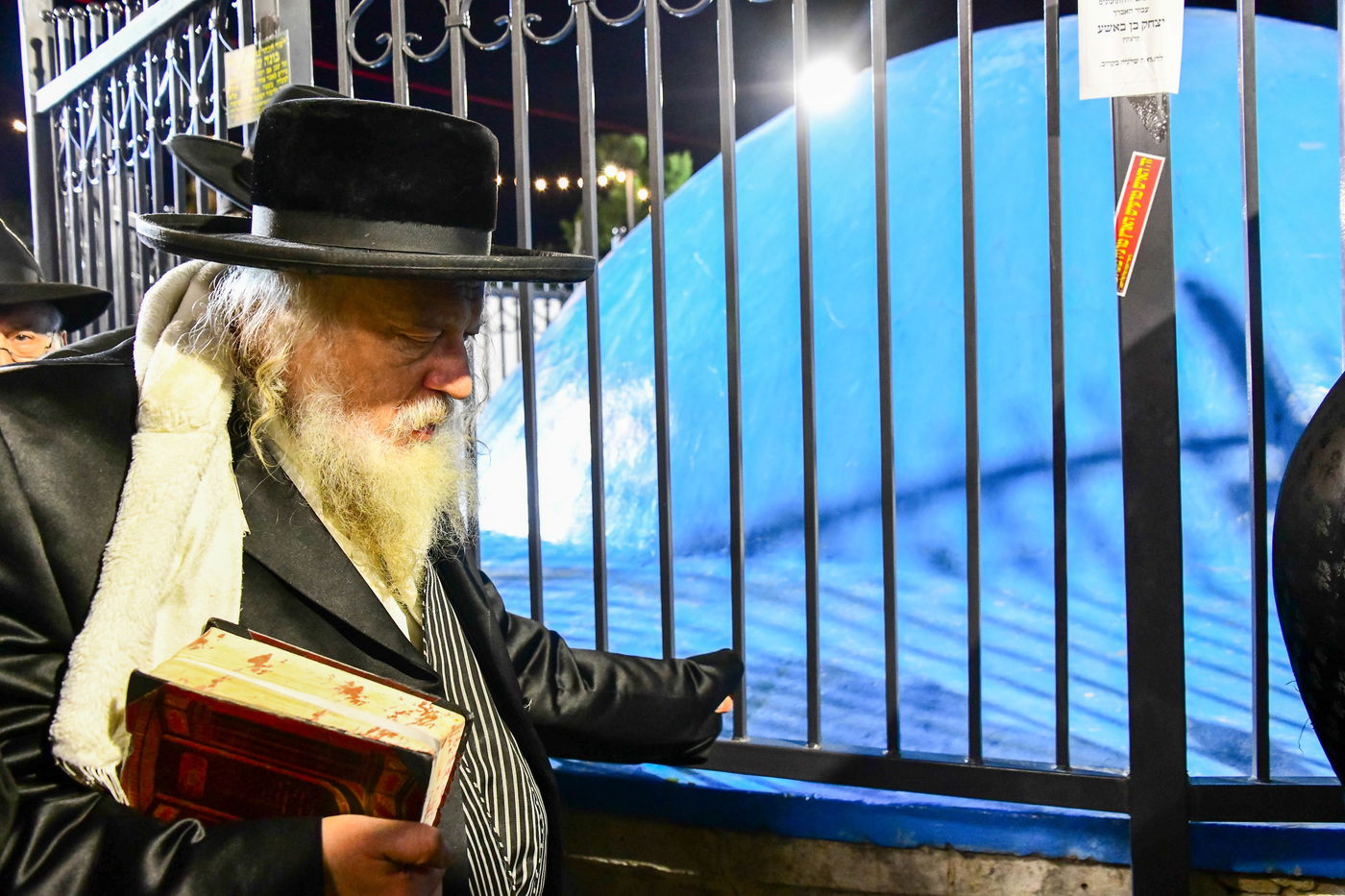 האדמו"ר ממבקשי אמונה ל"ג בעומר במירון תשפ"ה