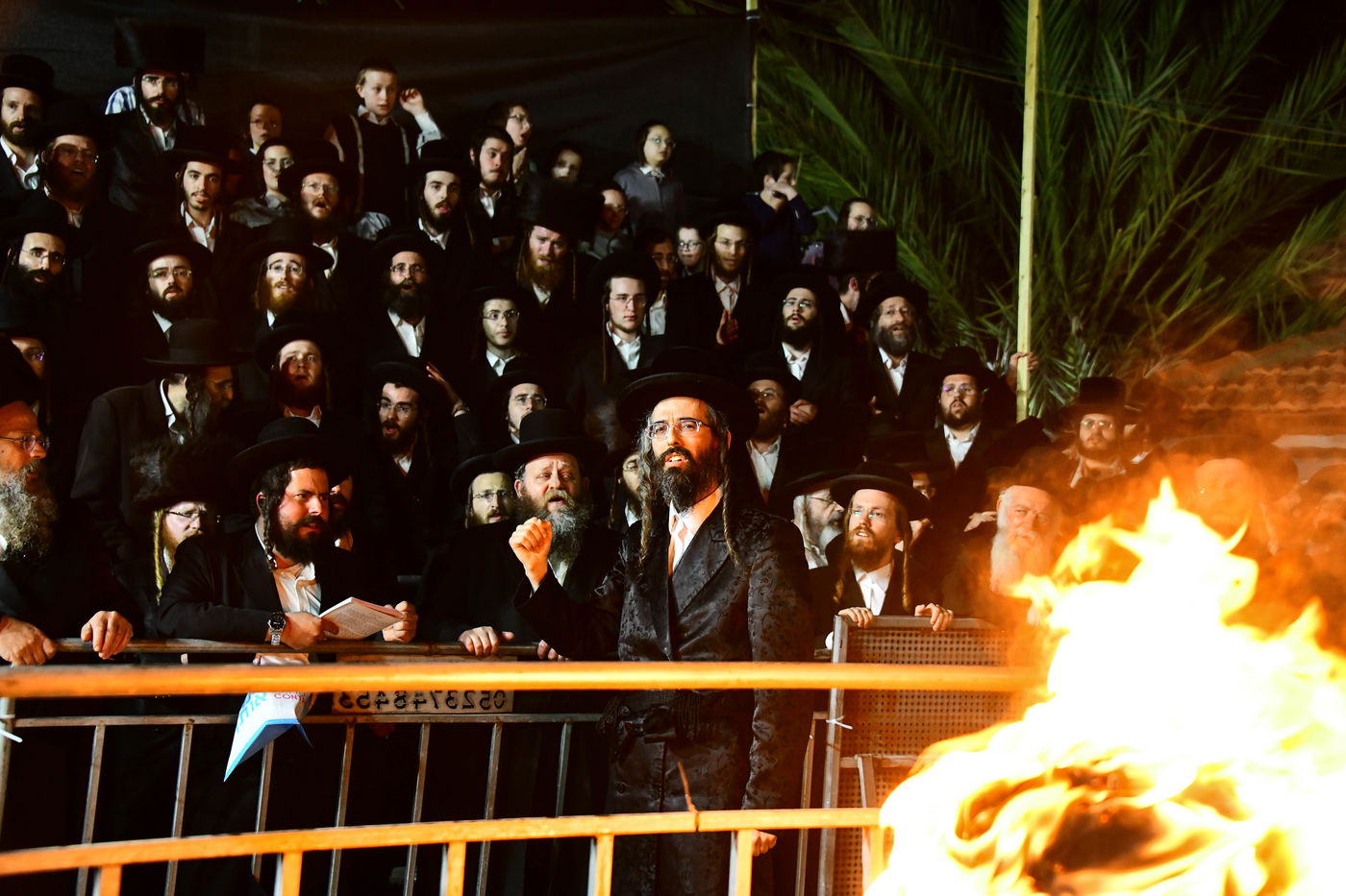 ל"ג בעומר בחצה"ק זוויעהיל