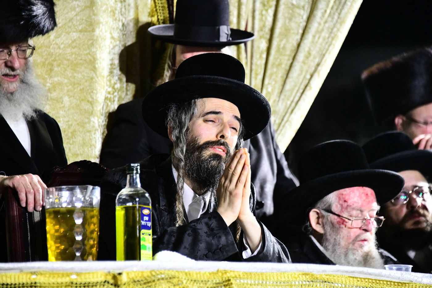 ל"ג בעומר בחצה"ק זוויעהיל