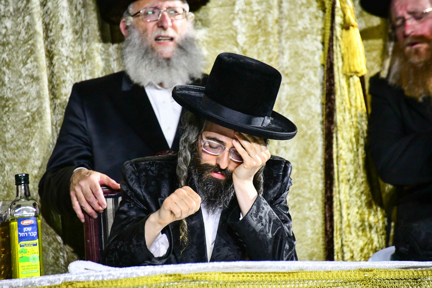 ל"ג בעומר בחצה"ק זוויעהיל