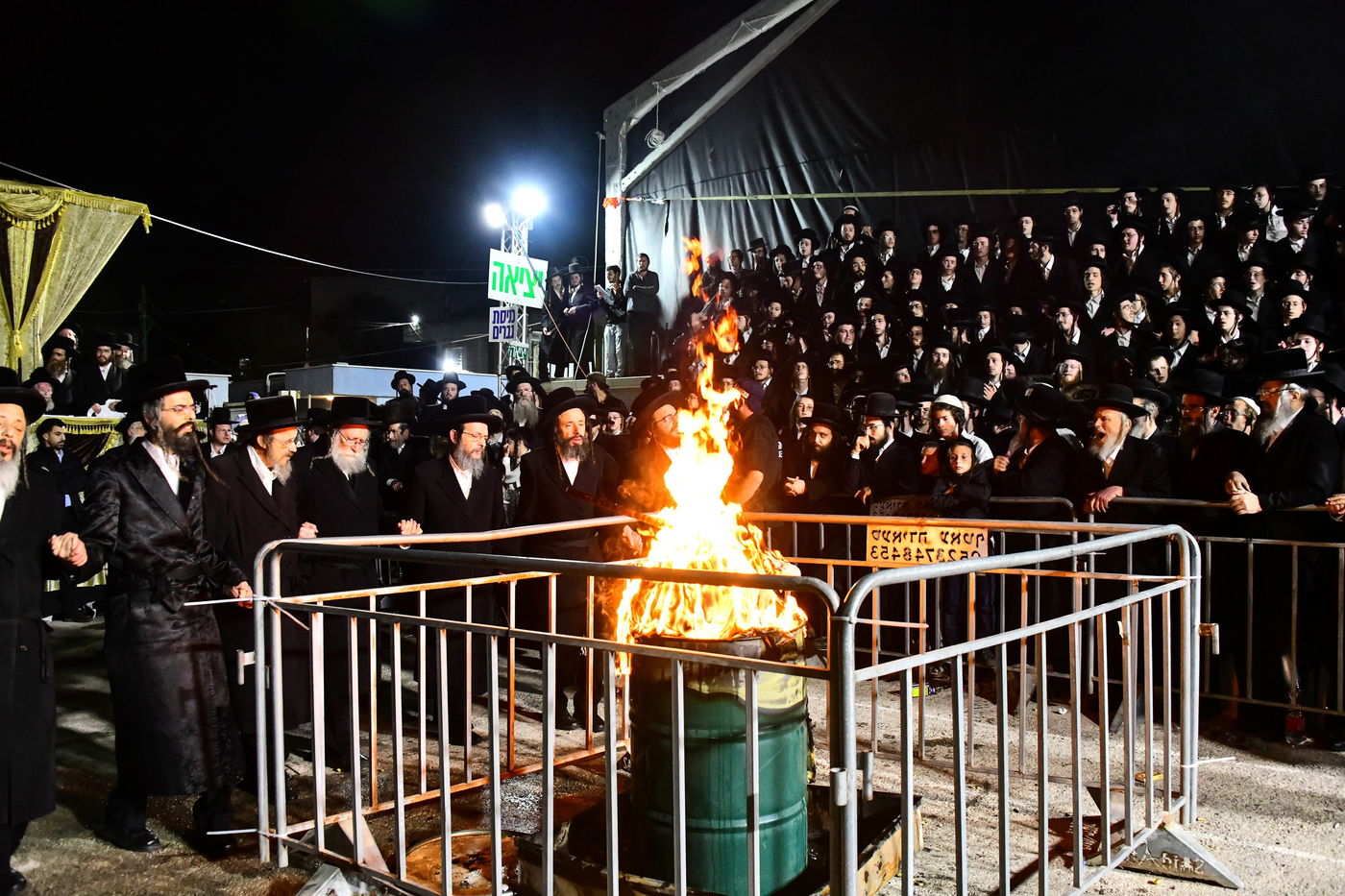 ל"ג בעומר בחצה"ק זוויעהיל