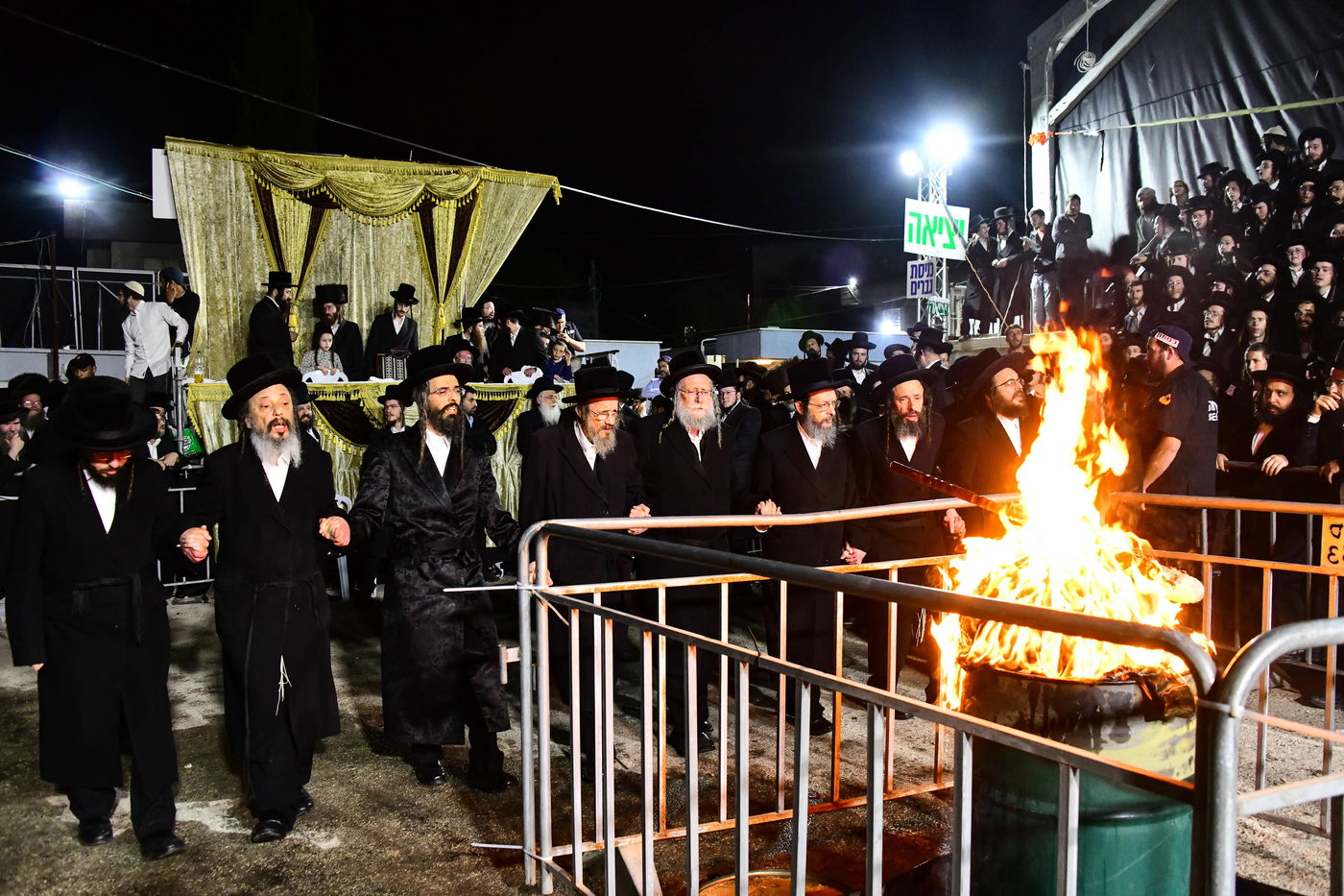 ל"ג בעומר בחצה"ק זוויעהיל