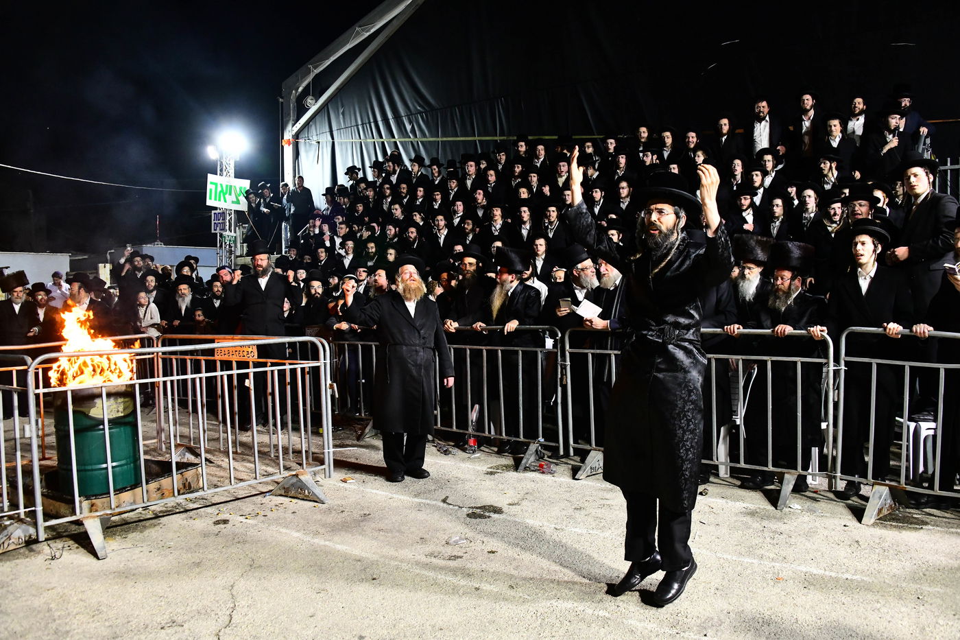 ל"ג בעומר בחצה"ק זוויעהיל