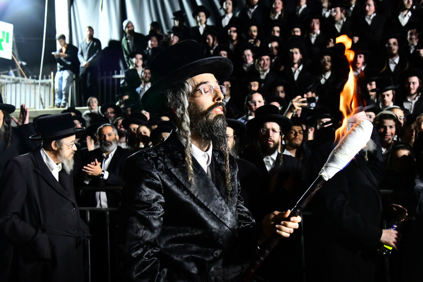 ל"ג בעומר בחצה"ק זוויעהיל