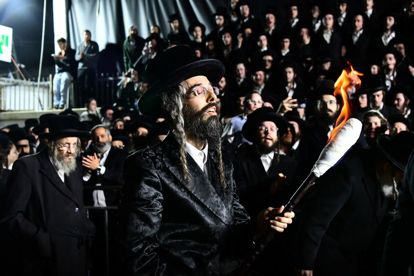 ל"ג בעומר בחצה"ק זוויעהיל