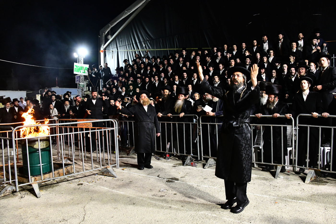 ל"ג בעומר בחצה"ק זוויעהיל