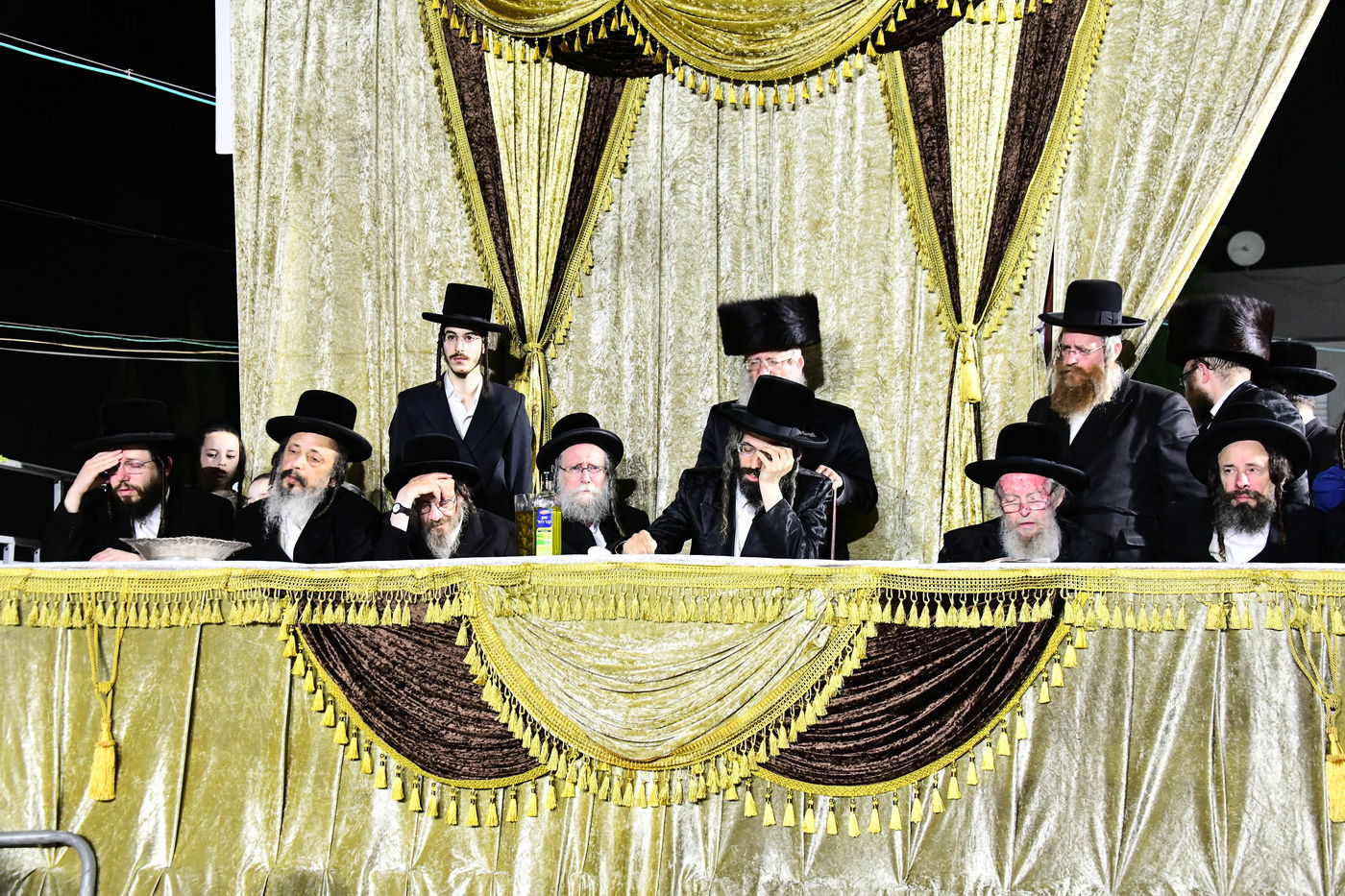 ל"ג בעומר בחצה"ק זוויעהיל