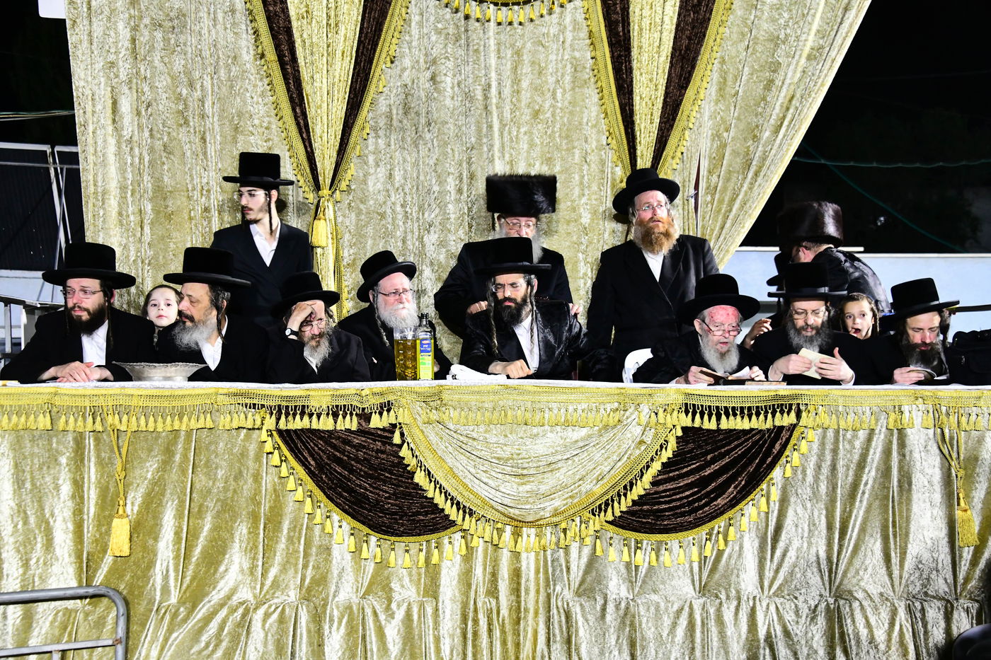 ל"ג בעומר בחצה"ק זוויעהיל