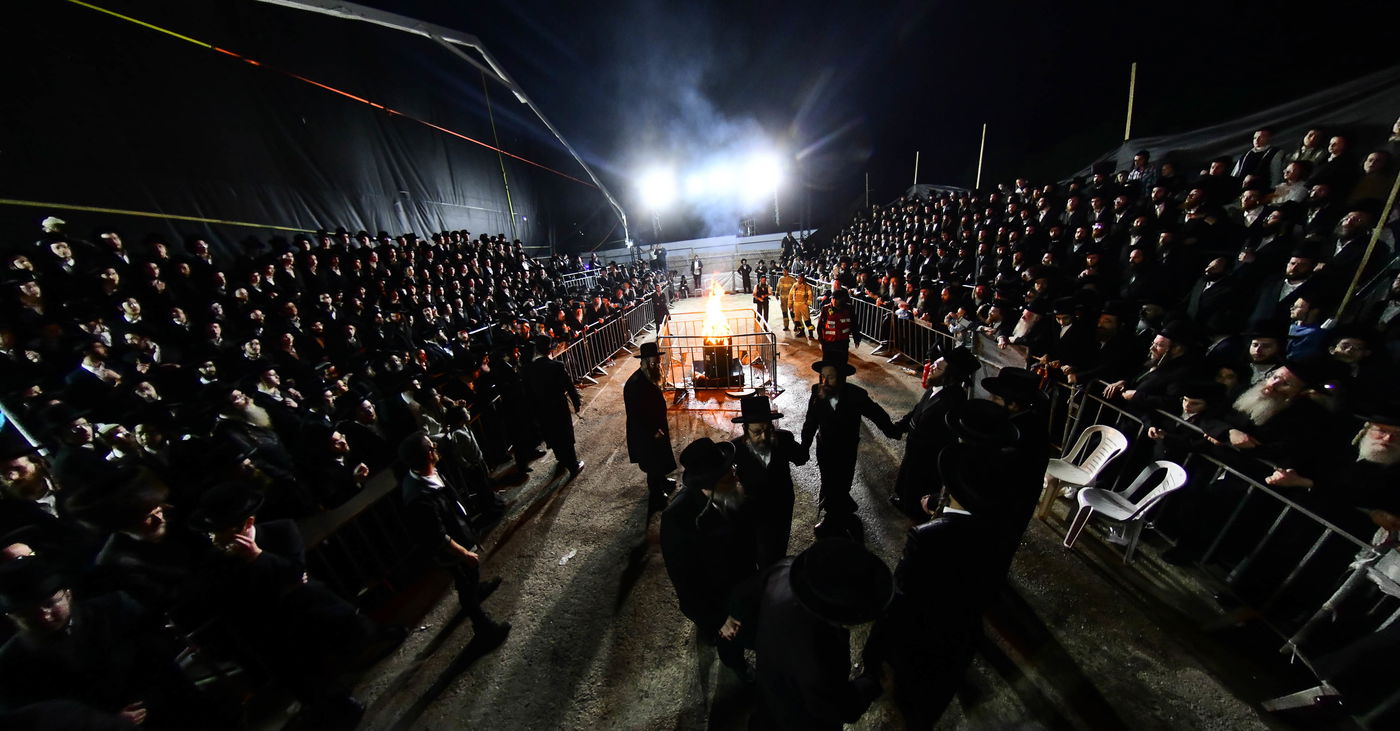 ל"ג בעומר בחצה"ק זוויעהיל