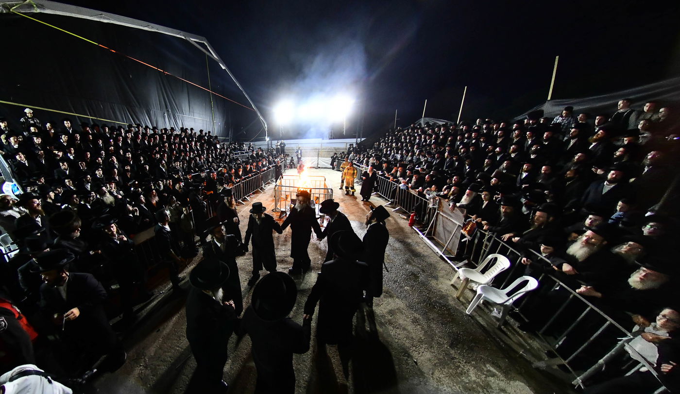 ל"ג בעומר בחצה"ק זוויעהיל